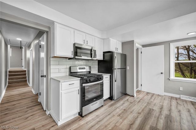 17900 Hicks Road, Walton Hills, OH 44146