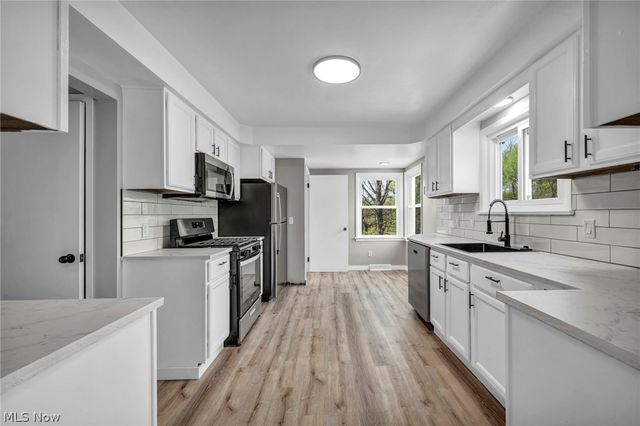17900 Hicks Road, Walton Hills, OH 44146