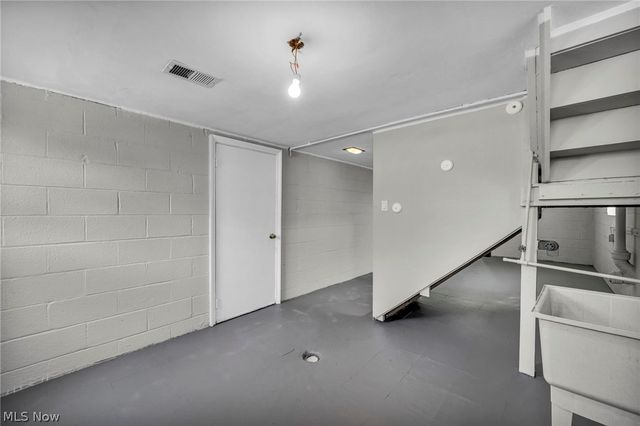 17900 Hicks Road, Walton Hills, OH 44146