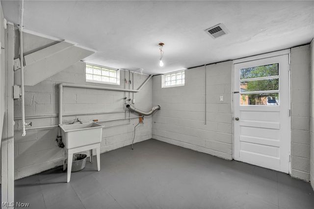 17900 Hicks Road, Walton Hills, OH 44146