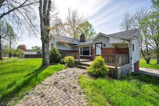 17900 Hicks Road, Walton Hills, OH 44146