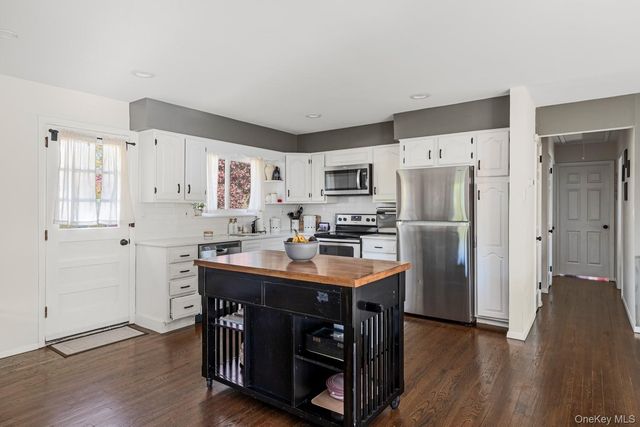 36 Matinecock Avenue, East Islip, NY 11730