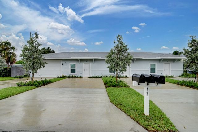 703 Dawn Place C, Lantana, FL 33462