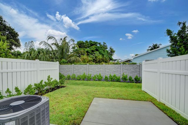 703 Dawn Place C, Lantana, FL 33462