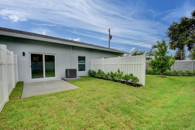 703 Dawn Place C, Lantana, FL 33462