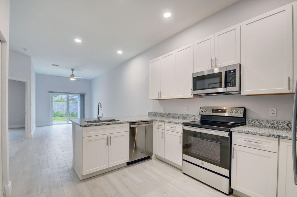 703 Dawn Place C, Lantana, FL 33462