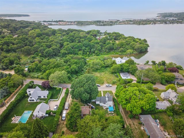 89 S Elroy Drive, Montauk, NY 11954