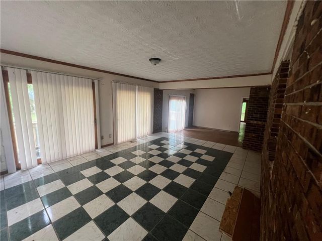 90 Club Circle, Stockbridge, GA 30281