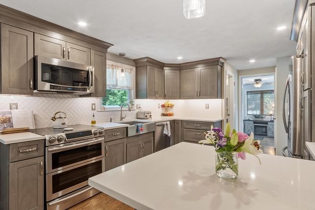 19 Brattle Street, Wilmington, MA 01887