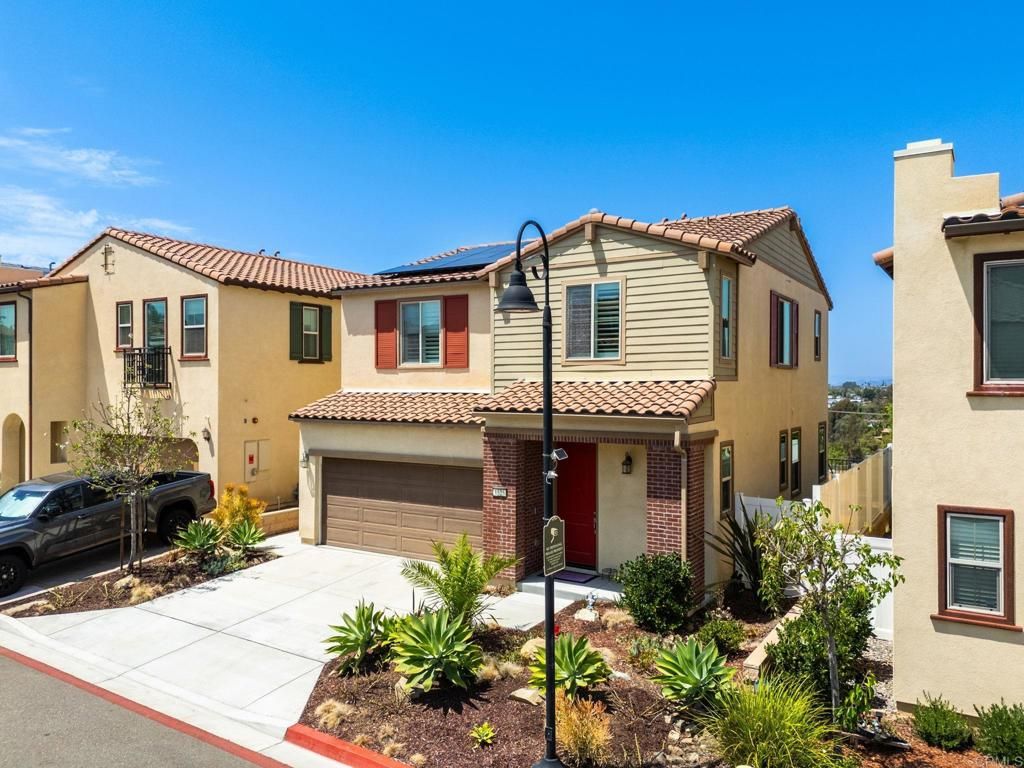 1525 Wildgrove Ave, Vista, CA 92081 — exterior