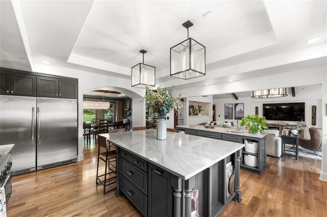 3908 W 140th Drive, Leawood, KS 66224