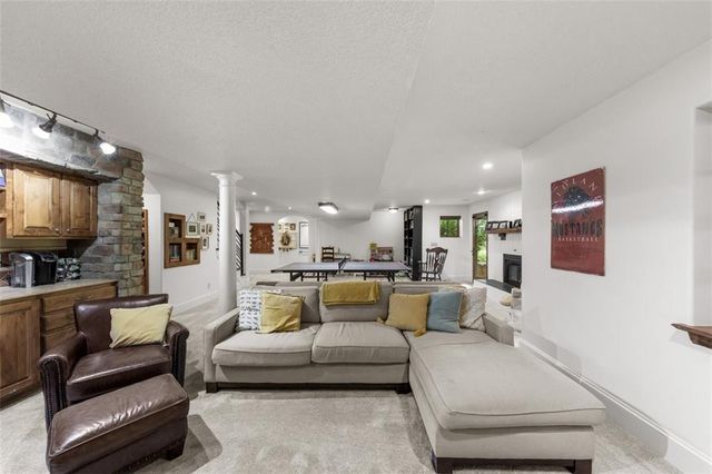3908 W 140th Drive, Leawood, KS 66224