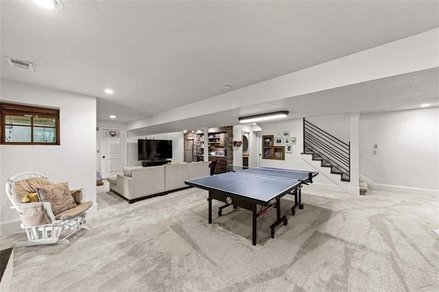 3908 W 140th Drive, Leawood, KS 66224