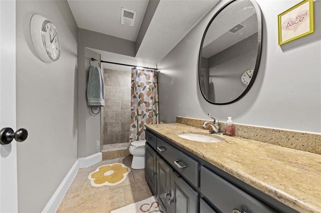 3908 W 140th Drive, Leawood, KS 66224