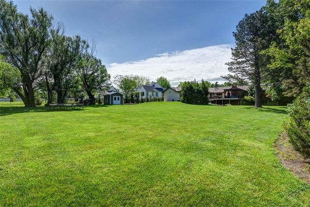 3908 W 140th Drive, Leawood, KS 66224