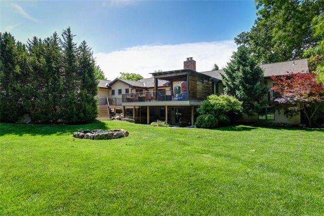 3908 W 140th Drive, Leawood, KS 66224