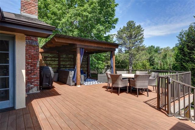 3908 W 140th Drive, Leawood, KS 66224