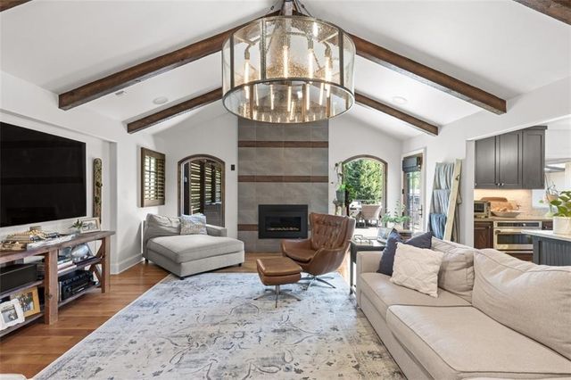 3908 W 140th Drive, Leawood, KS 66224