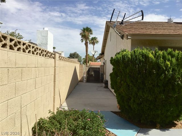6373 Whippoorwill Way, Las Vegas, NV 89103