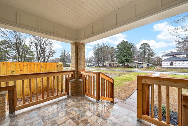 500 N West End Street, Springdale, AR 72764