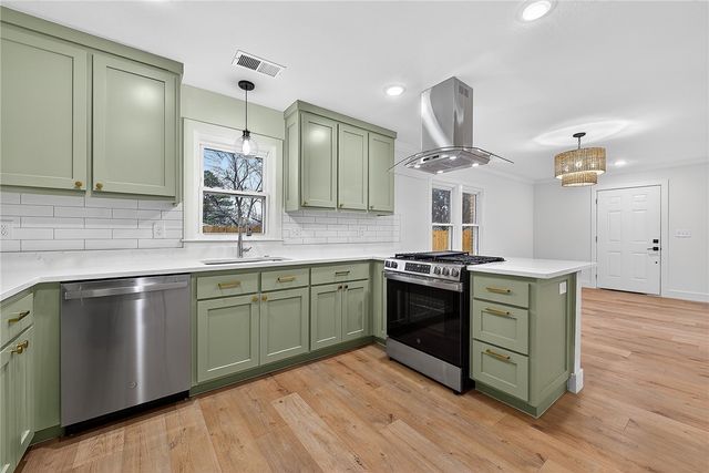 500 N West End Street, Springdale, AR 72764