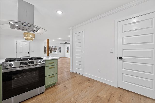 500 N West End Street, Springdale, AR 72764