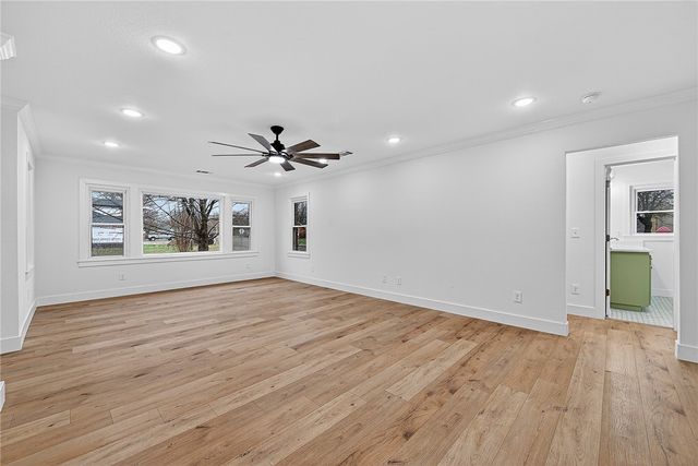 500 N West End Street, Springdale, AR 72764