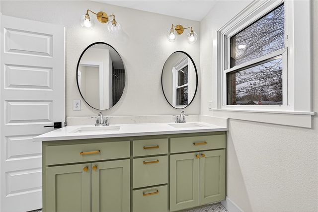 500 N West End Street, Springdale, AR 72764