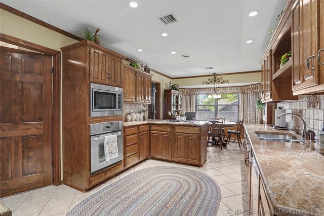 8617 S 71st East Avenue, Tulsa, OK 74133
