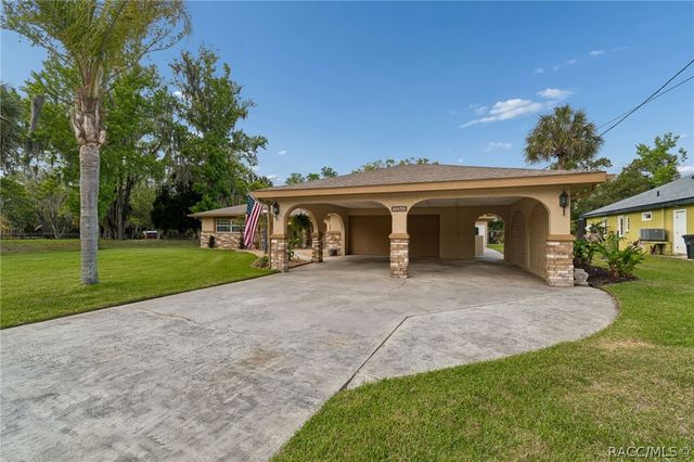 10039 W Halls River Road, Homosassa, FL 34448
