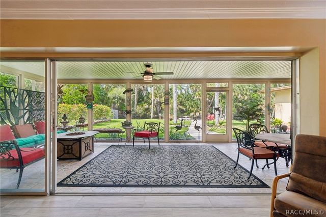 10039 W Halls River Road, Homosassa, FL 34448