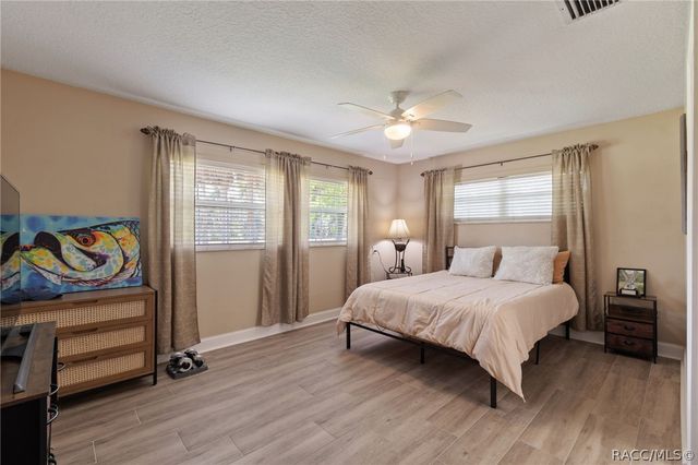 10039 W Halls River Road, Homosassa, FL 34448