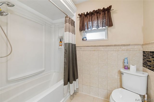 10039 W Halls River Road, Homosassa, FL 34448