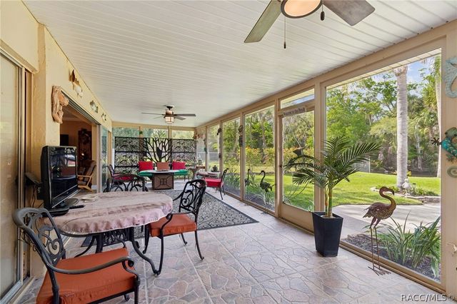 10039 W Halls River Road, Homosassa, FL 34448