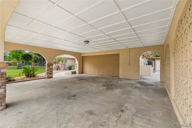 10039 W Halls River Road, Homosassa, FL 34448