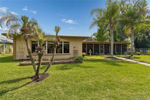 10039 W Halls River Road, Homosassa, FL 34448