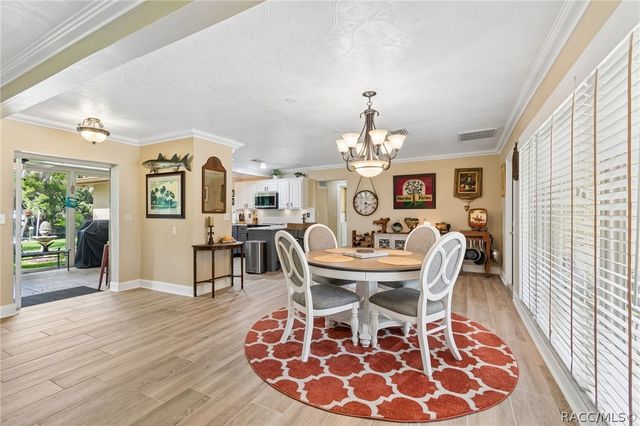 10039 W Halls River Road, Homosassa, FL 34448