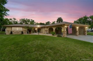 10039 W Halls River Road, Homosassa, FL 34448