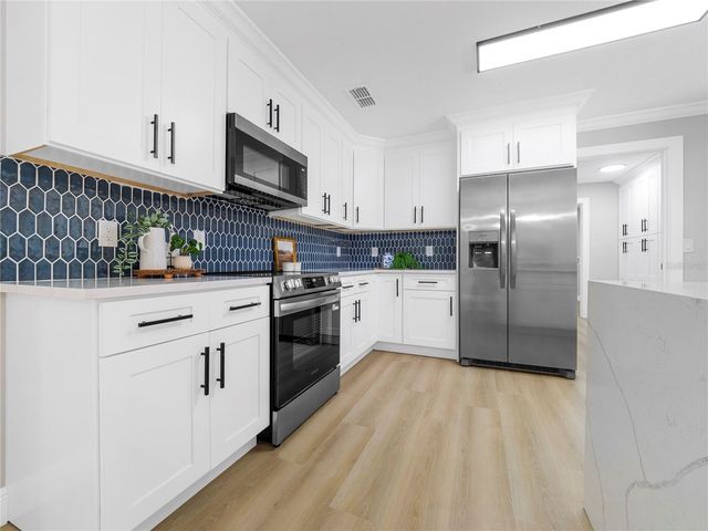 11315 CARROLLWOOD ESTATES DRIVE, Tampa, FL 33618