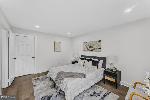 9011 TAMARRON DR, Plainsboro, NJ 08536