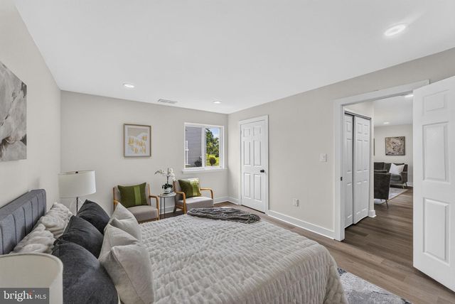 9011 TAMARRON DR, Plainsboro, NJ 08536