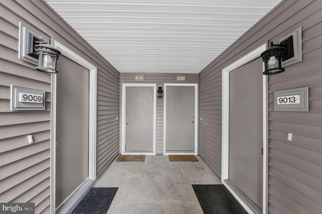 9011 TAMARRON DR, Plainsboro, NJ 08536