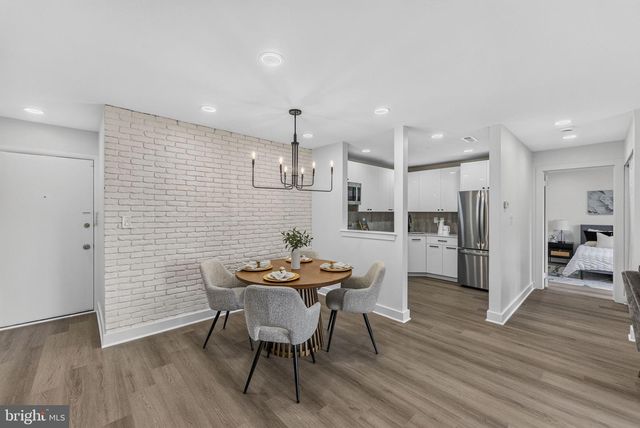 9011 TAMARRON DR, Plainsboro, NJ 08536