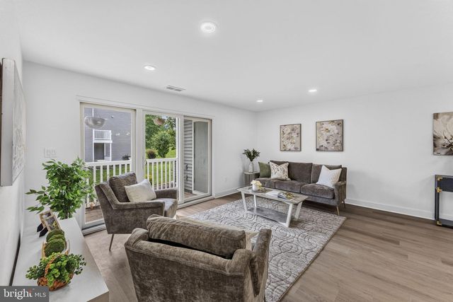 9011 TAMARRON DR, Plainsboro, NJ 08536