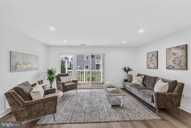 9011 TAMARRON DR, Plainsboro, NJ 08536