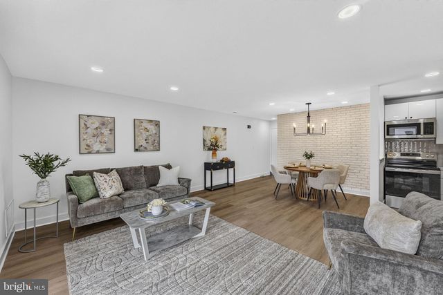9011 TAMARRON DR, Plainsboro, NJ 08536