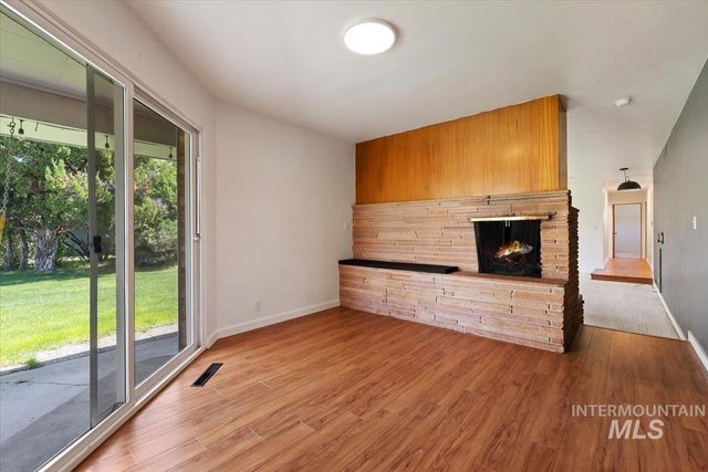 1810 N Maple Grove, Boise, ID 83704