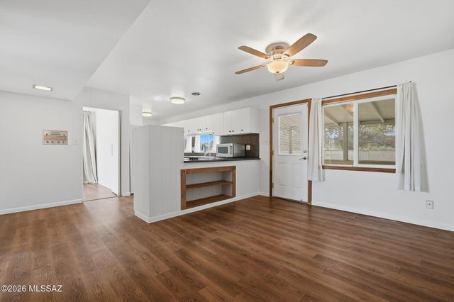 8276 E Koralee Place, Tucson, AZ 85710