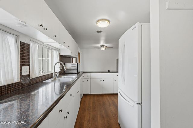 8276 E Koralee Place, Tucson, AZ 85710