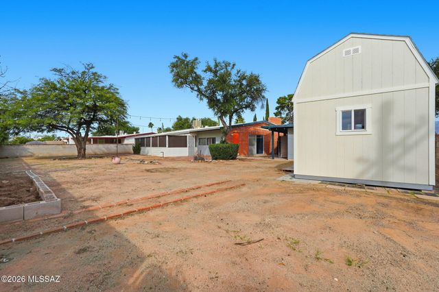 8276 E Koralee Place, Tucson, AZ 85710